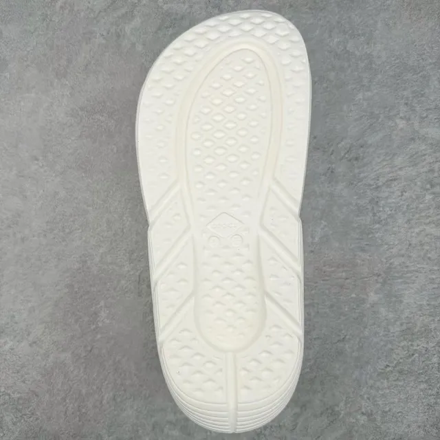 Crocs Echo Clog كلوج أبيض من الرغوة المصبوكة 9