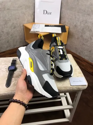 Christian Dior Zapatillas Chunky Gris con Suela Amarilla de Malla y Recubrimiento Sintético 7