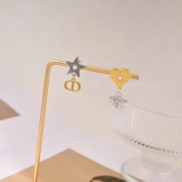 Dior Asymmetrical Mixed-Metal Pearl Motif Earrings 4