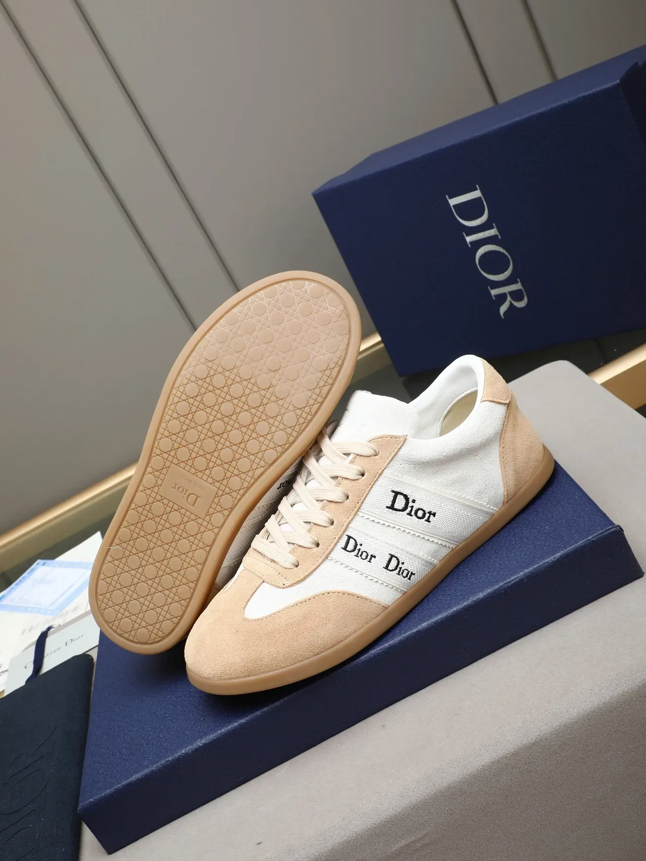 ديور B22 بيج أبيض أحذية رياضية low-top سويدي ونسيج بانيلد أسلوب حياة 4