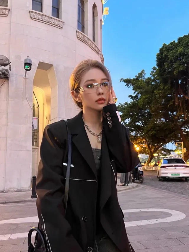 Dior B27 Oversized Shield Gradient Tinted Sunglasses 4