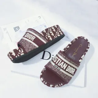 Dior B27 Slide برغوندي وكريم Monogram زلابية