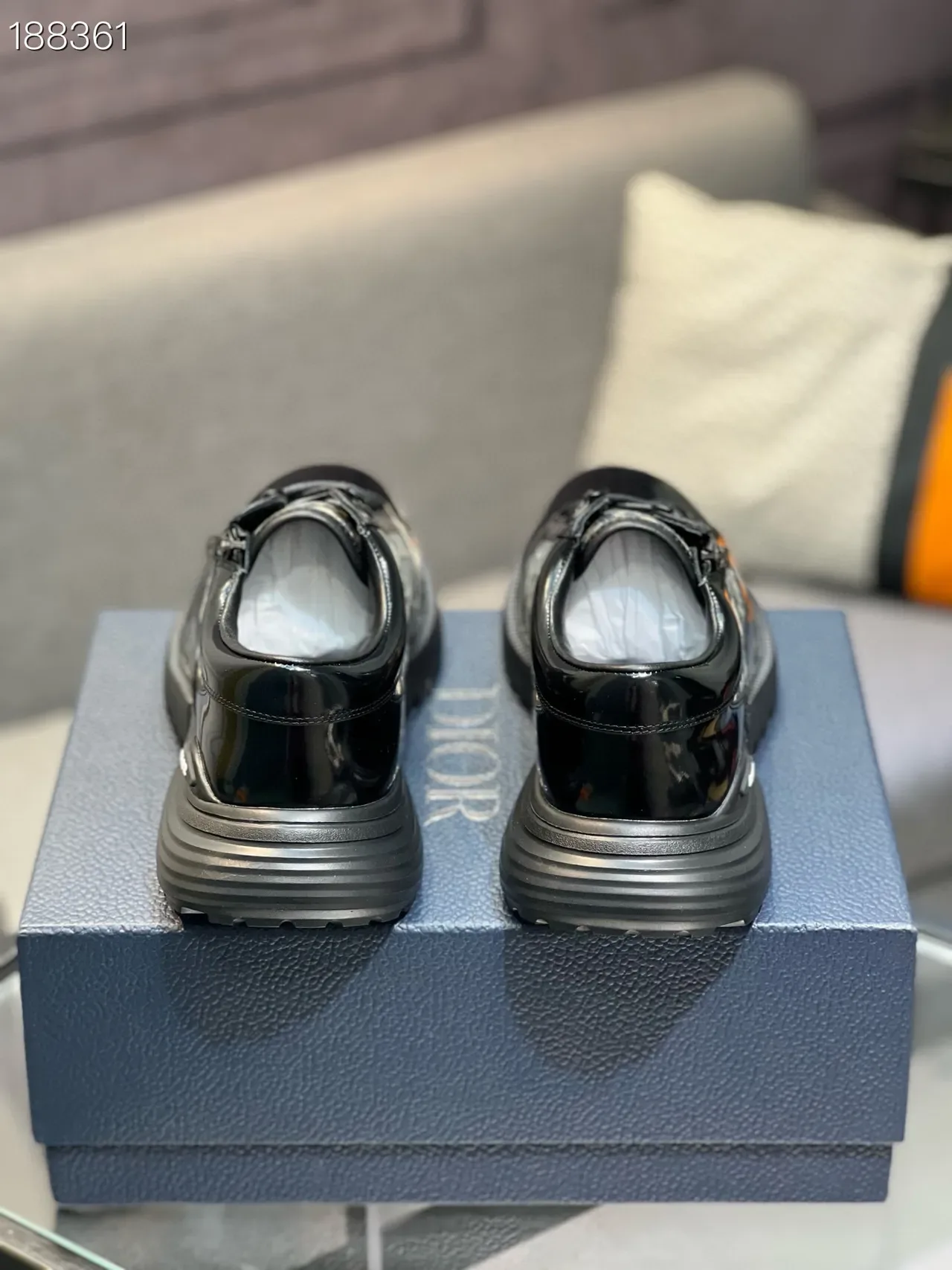 Dior Cuir verni noir beige capuchon d'orteil panneau monogramme oblique sneakers lifestyle 2