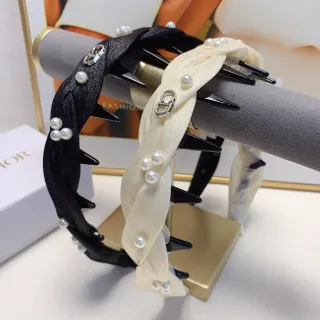 Dior কালো বেইজ মোড়ানো রিবন মুক্তো সজ্জিত জুয়েলারি