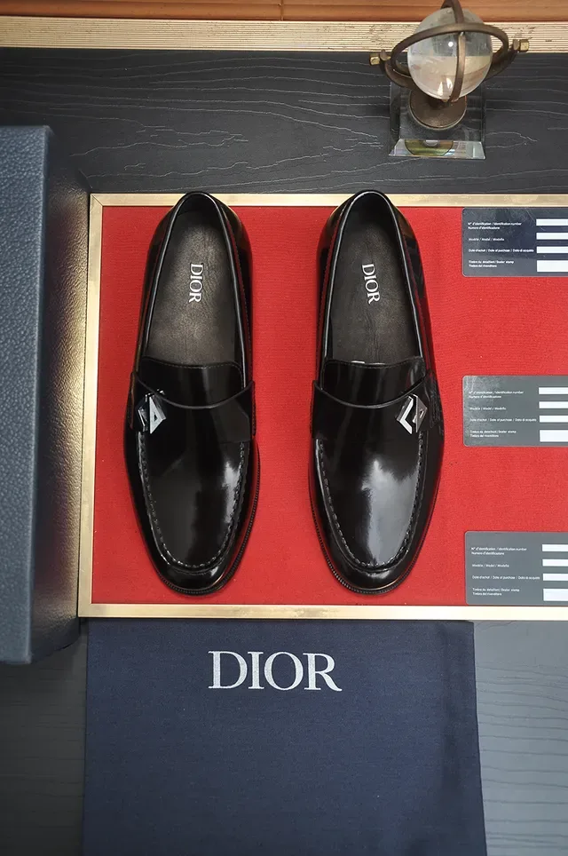 Dior Black Navy Glossy Patent Leather Metal Logo Plaque Loafer 5