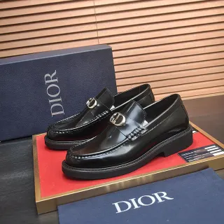 الديور أسود فضي لامع جلد اصطناعي معدني مشبك سي دي حذاء لوفر