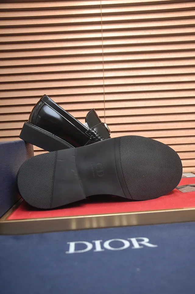 Dior Preto Prata Brilhante Couro Patent Metal CD Fivela Mocassim 3