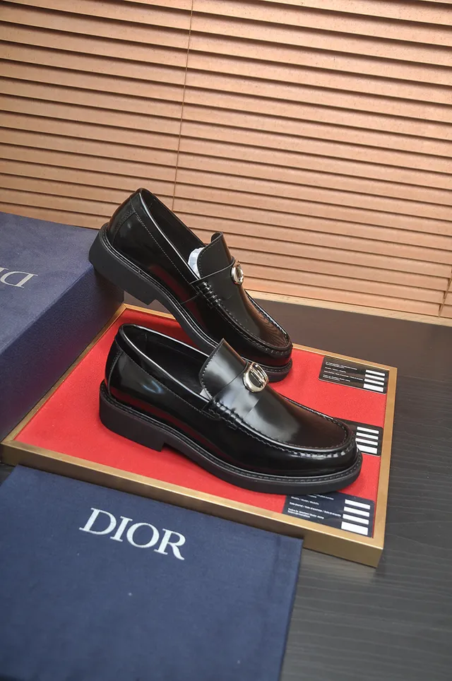 Dior Preto Prata Brilhante Couro Patent Metal CD Fivela Mocassim 4
