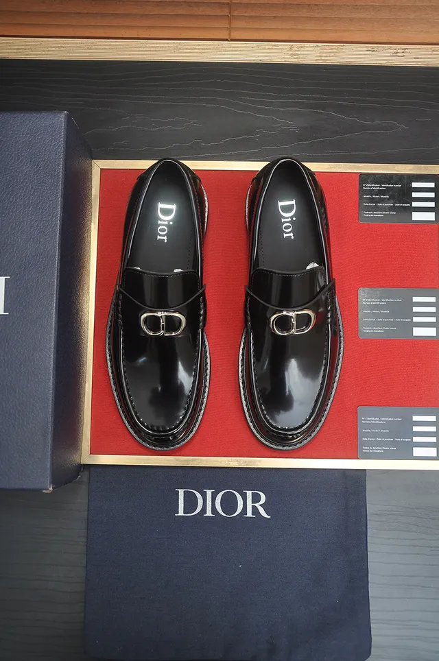 Dior Preto Prata Brilhante Couro Patent Metal CD Fivela Mocassim 5