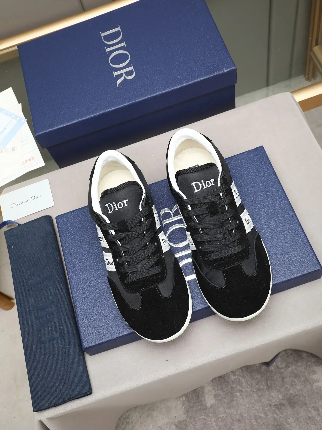 Dior 黑白低帮麂皮尼龙鞋面生活方式运动鞋 2