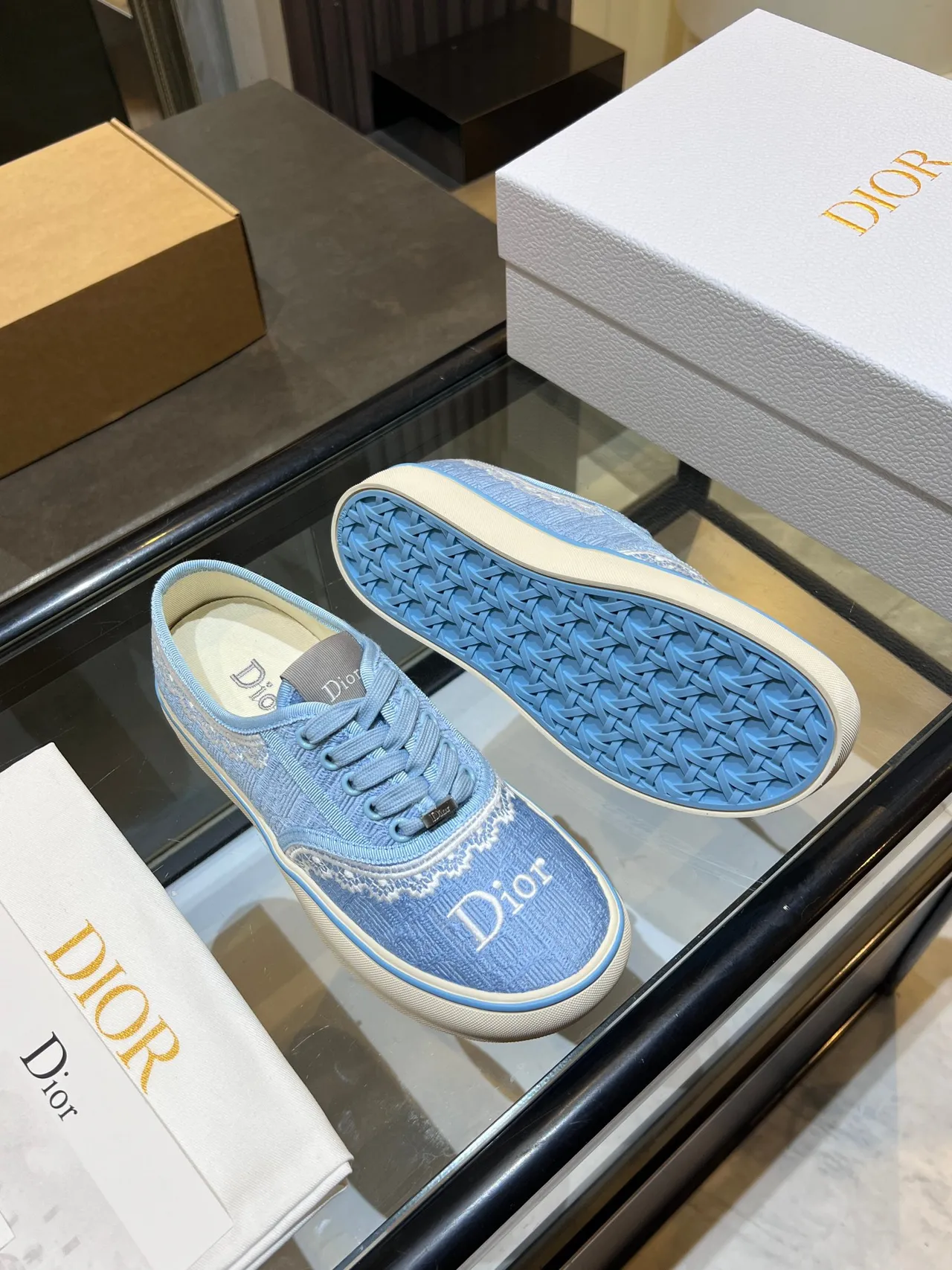 Dior Chaussures Lifestyle Bleu Blanc Clair en Tissu Jacquard Textile Haut Broderie Dentelle 3