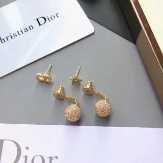 Dior Bobby and Rose des Vents সোনালি টোন পাভে ক্রিস্টাল কানের দুল