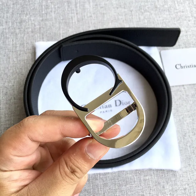 Dior Bobby Ceinture en Cuir de Veau Noir à Double Face Texturée 17