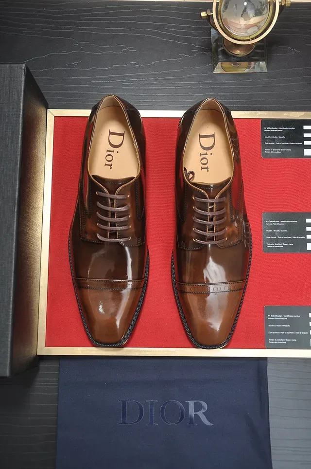 Dior أحذية أكسفورد جلد مصقول بلون بني أسود مع رأس كاب تو 5