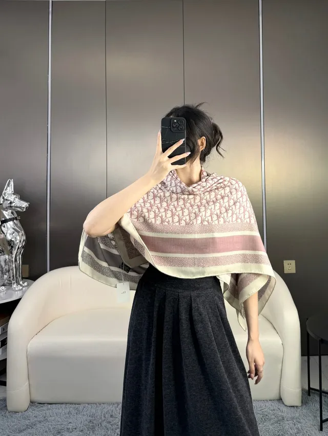 Dior Bufanda Geométrica Rayada Crema y Carbón Cachemira 2