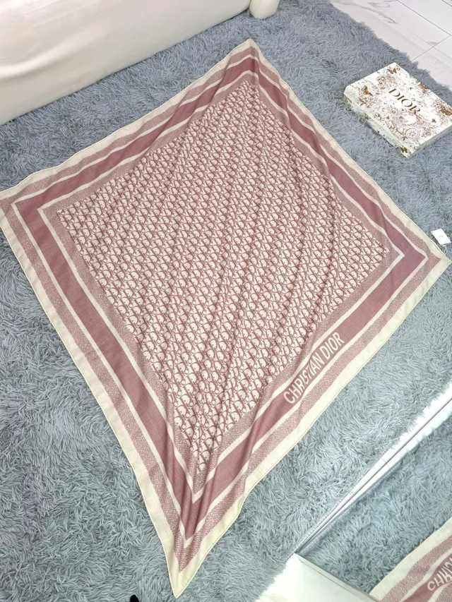 Dior Bufanda Geométrica Rayada Crema y Carbón Cachemira 7