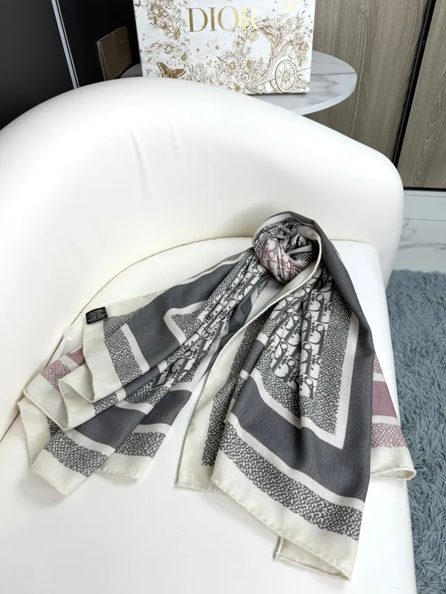 Dior Bufanda Geométrica Rayada Crema y Carbón Cachemira 9