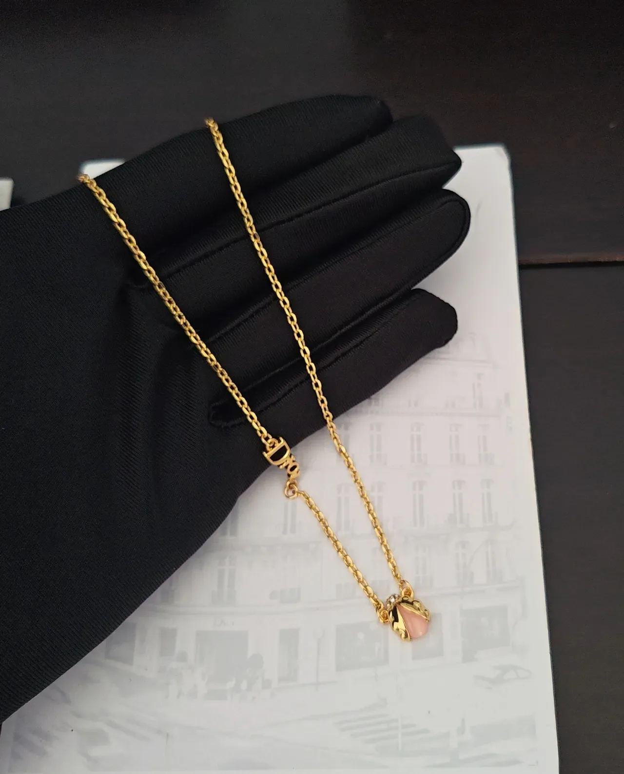 Dior Cadena de Oro Script Logo Charm Collar 4