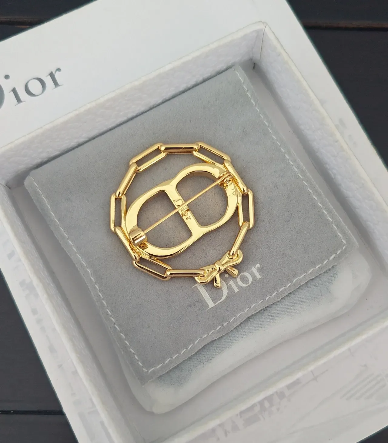 Dior金色水晶CD图案链条胸针 2