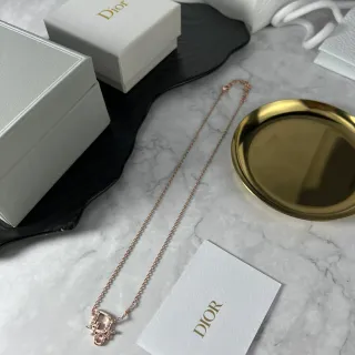 Dior Chaîne en Or Blanc Cristal-Pavé Pendentif en Forme de D