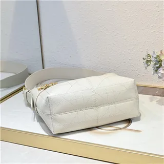 Dior Sac Hobo Navy Beige Monogramme Canvas Fermeture à Cordon 4