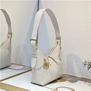 Dior Sac Hobo Navy Beige Monogramme Canvas Fermeture à Cordon 7