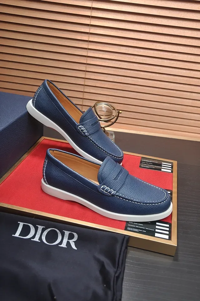 Dior نافي وايت جلد بيبلد بني ستراب لوفر 4