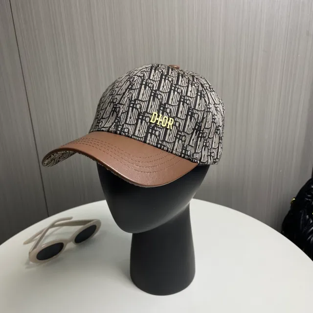 Dior Oblique Monogram 棕色皮革帽檐棒球帽 2