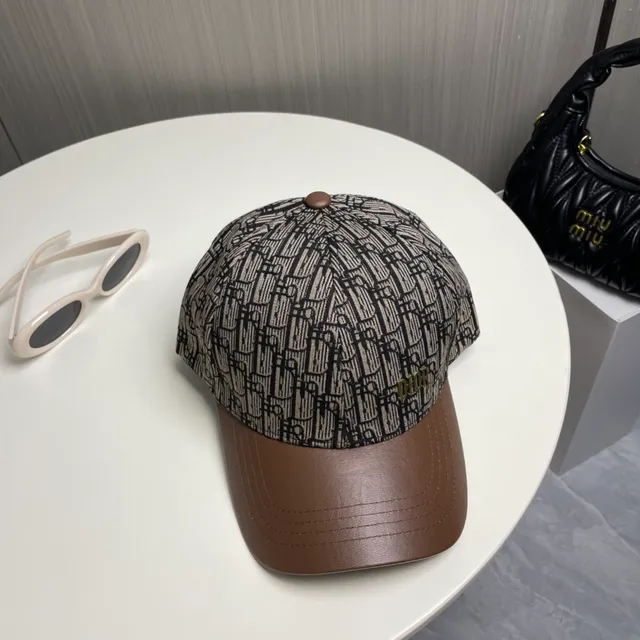 Dior Oblique Monogram 棕色皮革帽檐棒球帽 6