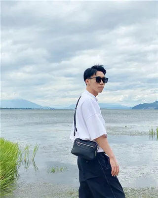 Dior Oblique Monogram Rectangular Messenger Bag 16