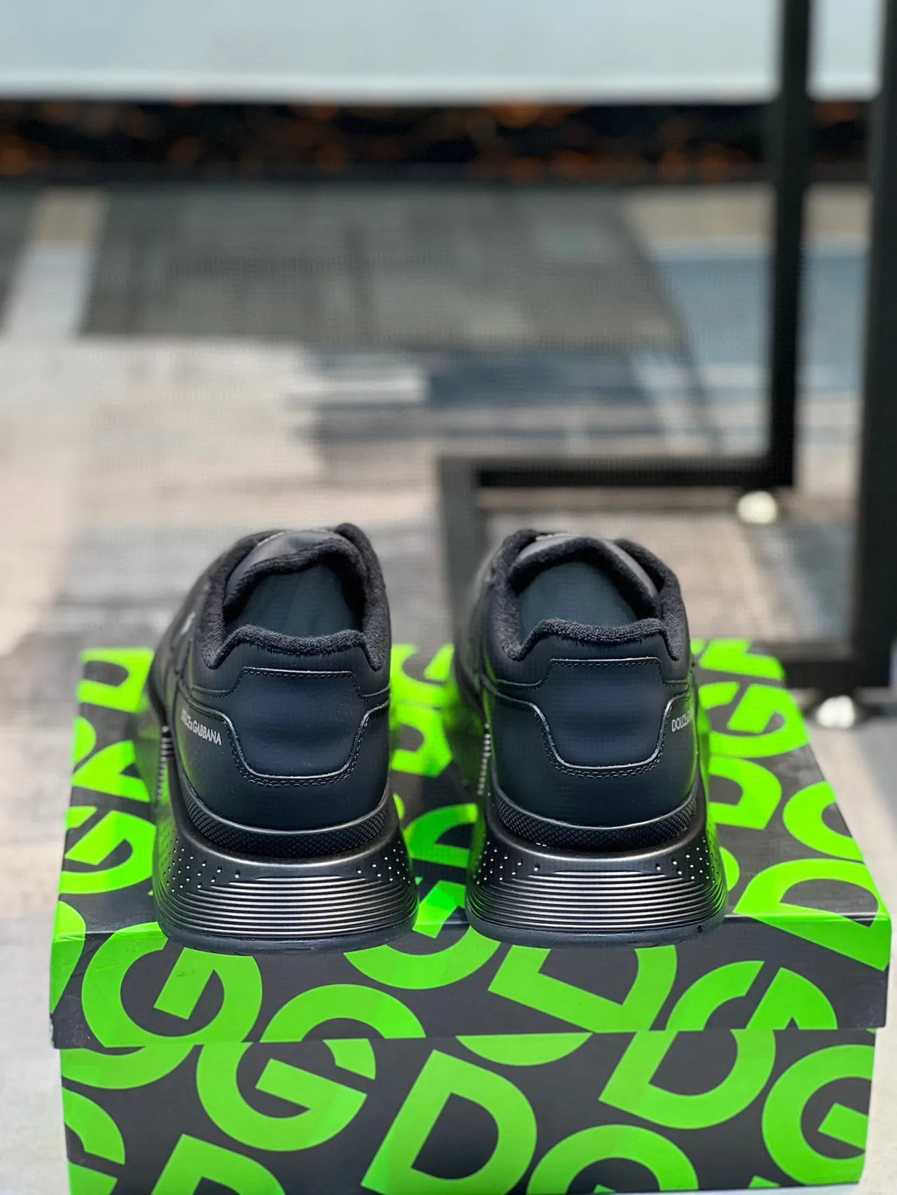 Dolce & Gabbana Sneakers Chunky Noir Vert Cuir Mat Tige Fermeture Double Bride 2