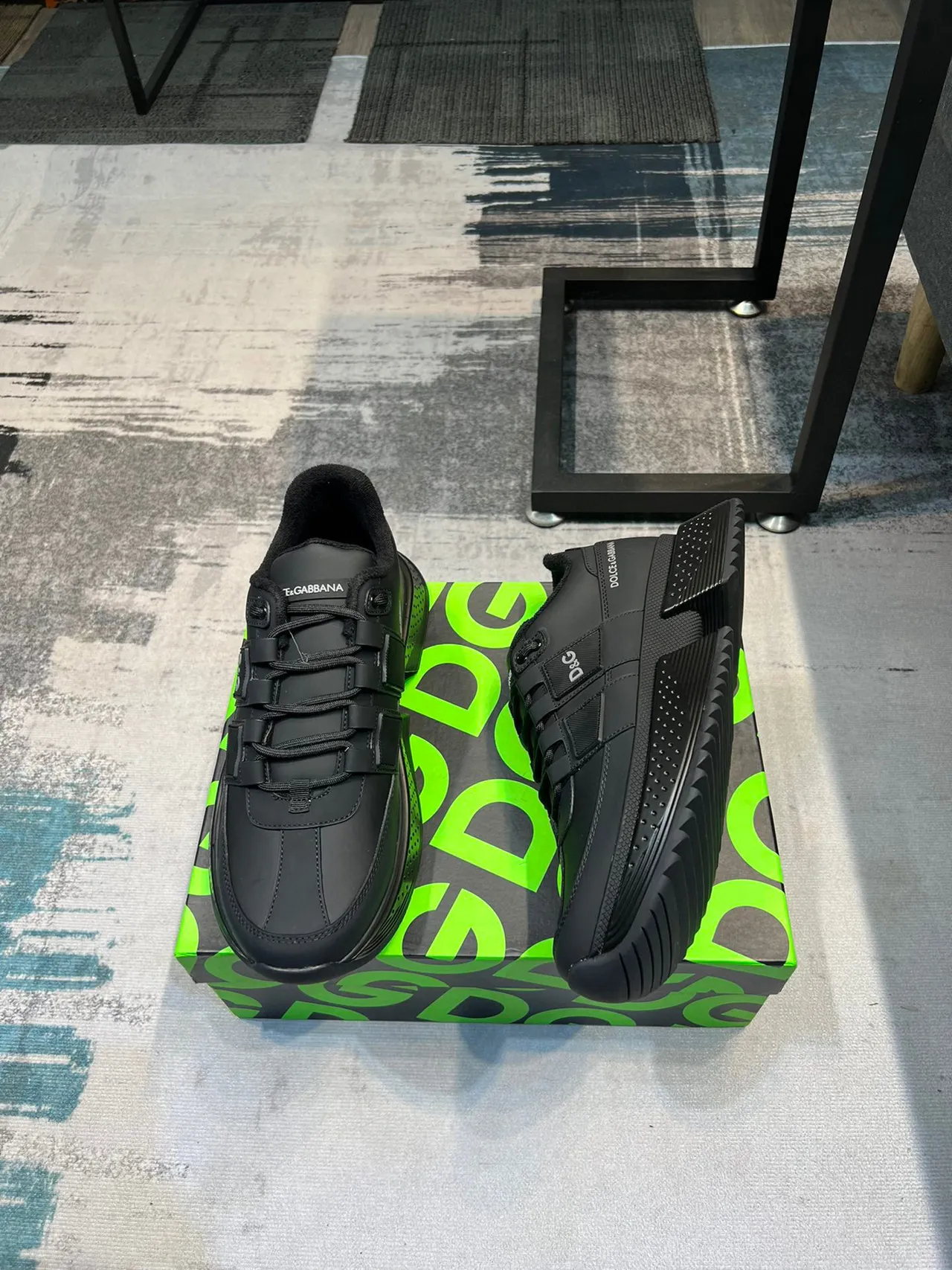 Dolce & Gabbana Sneakers Chunky Noir Vert Cuir Mat Tige Fermeture Double Bride 5