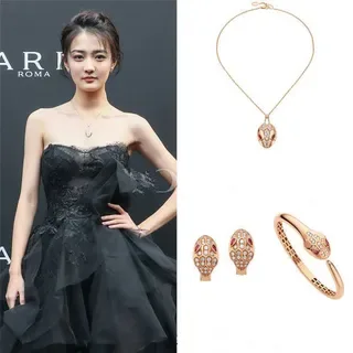 فستان رسمي Dolce & Gabbana من الدانتيل الأسود بحزام ذهبي 5
