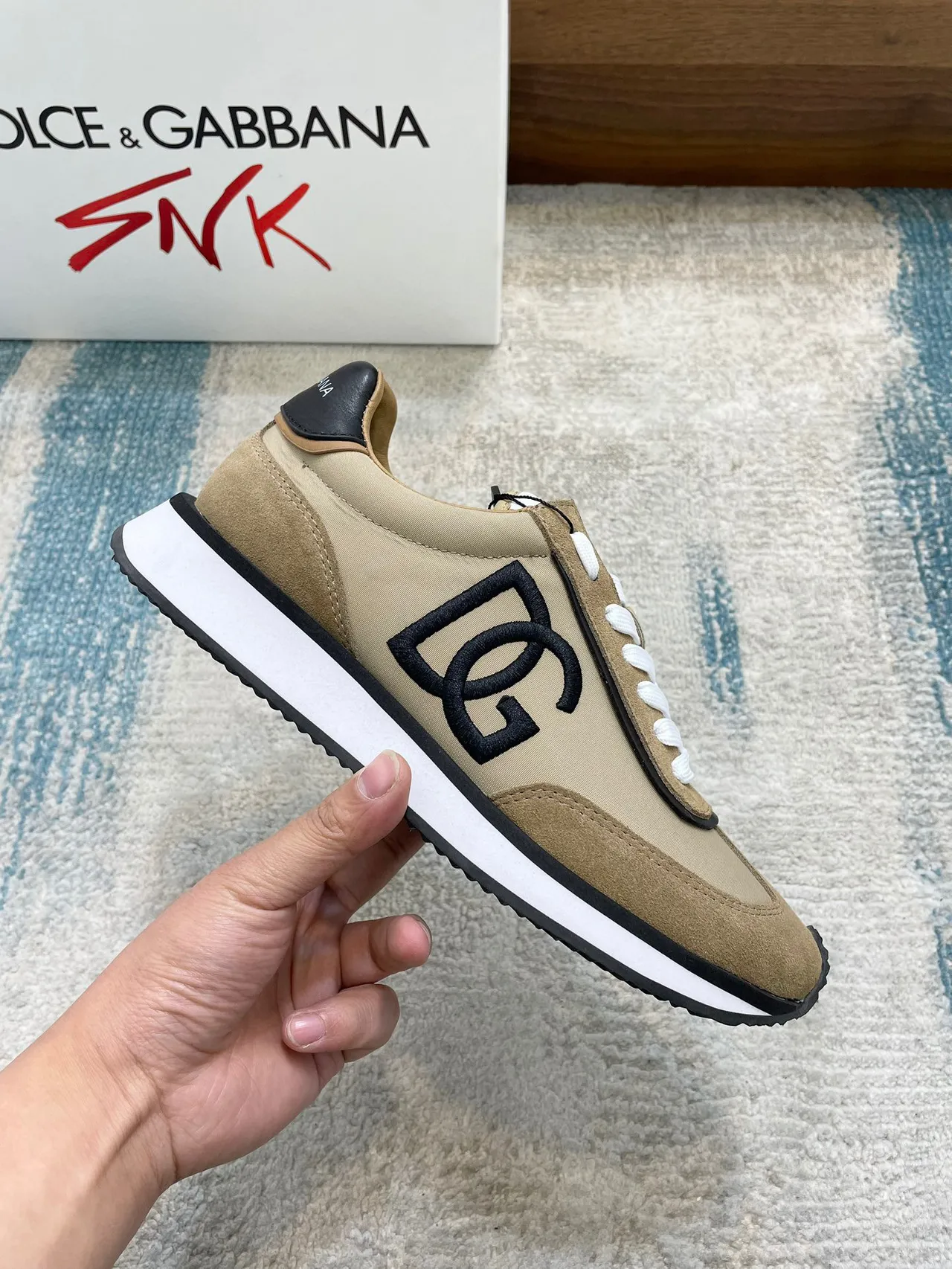 Dolce & Gabbana Portofino Beige Negro Retro Runner Silhouette Ante y Paneles Textiles Lifestyle Sneakers 6