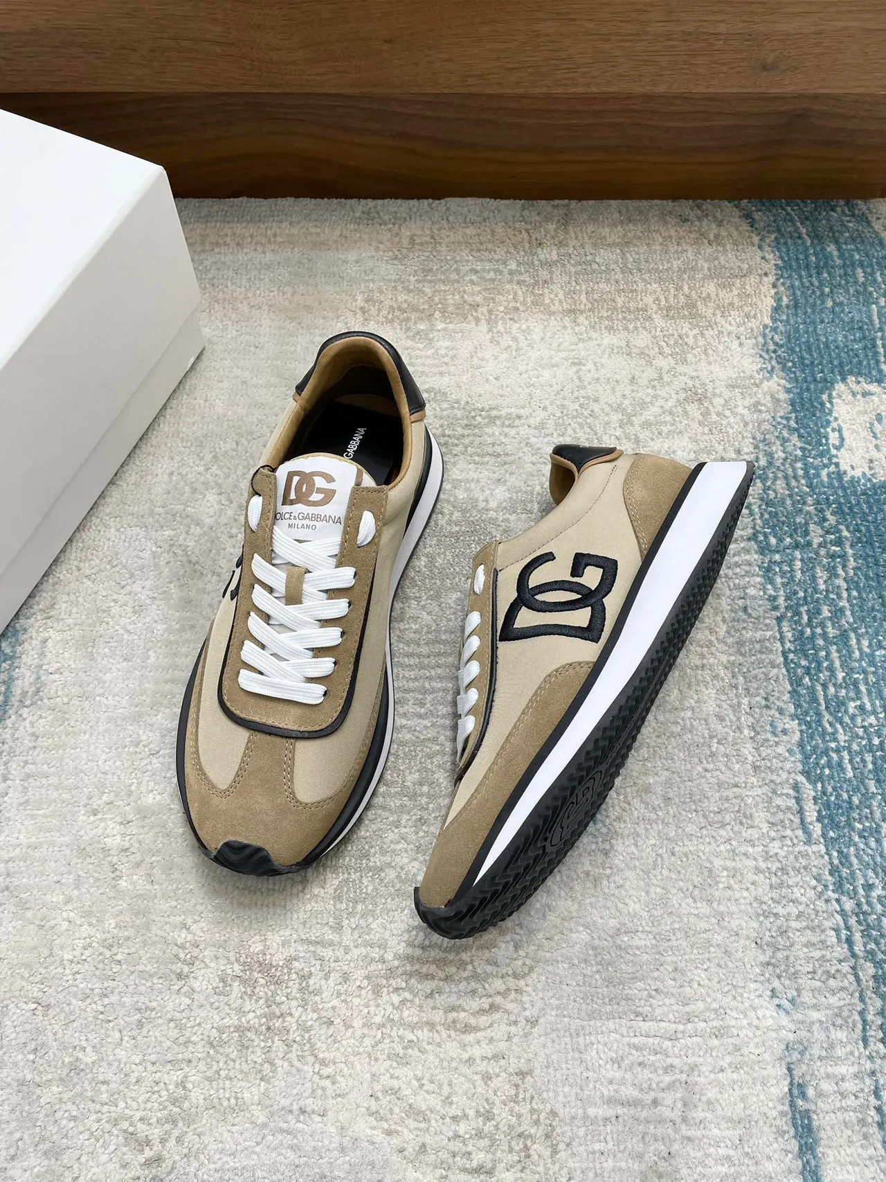 Dolce & Gabbana Portofino Beige Negro Retro Runner Silhouette Ante y Paneles Textiles Lifestyle Sneakers 7