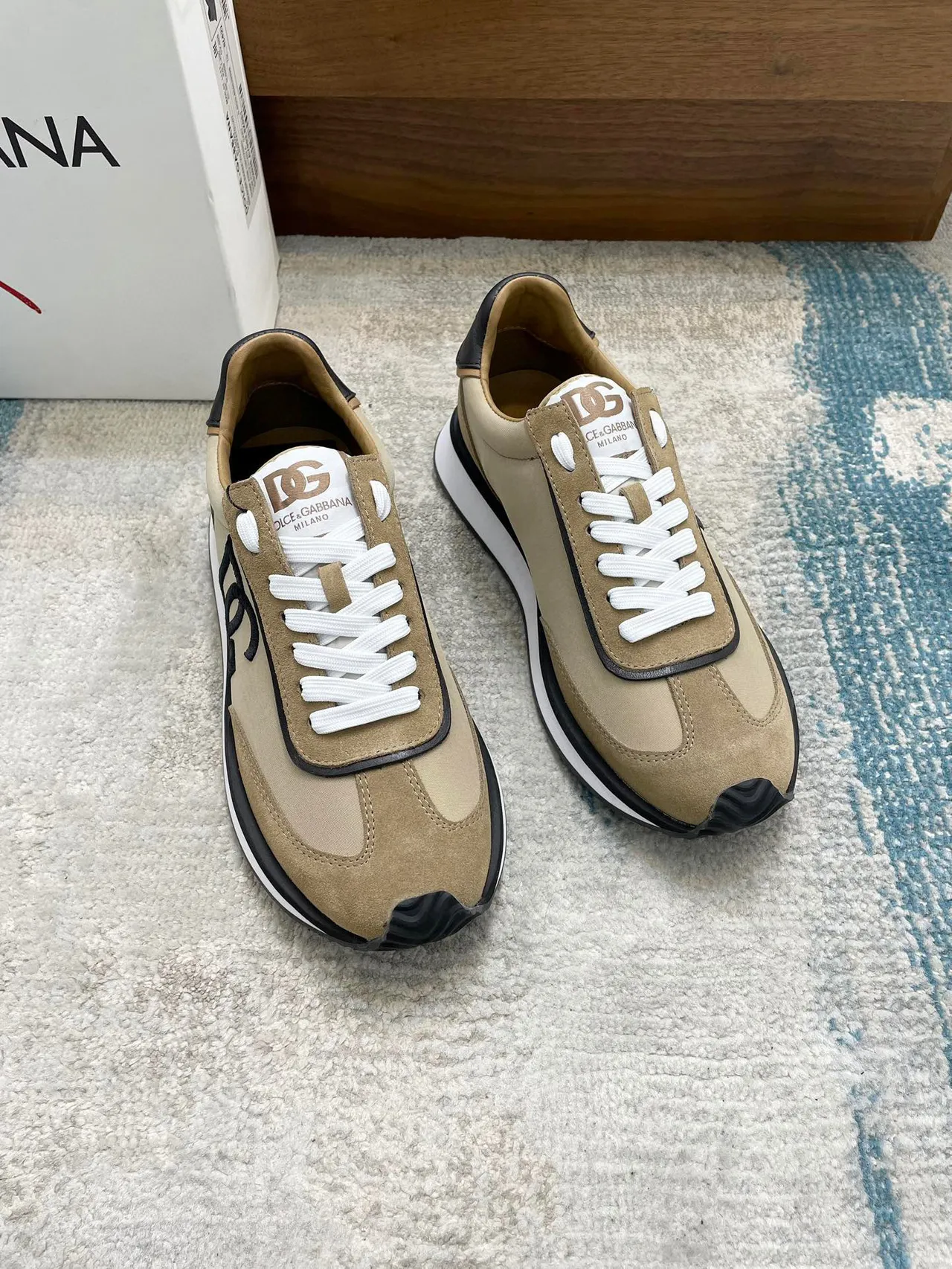 Dolce & Gabbana Portofino Beige Negro Retro Runner Silhouette Ante y Paneles Textiles Lifestyle Sneakers 8