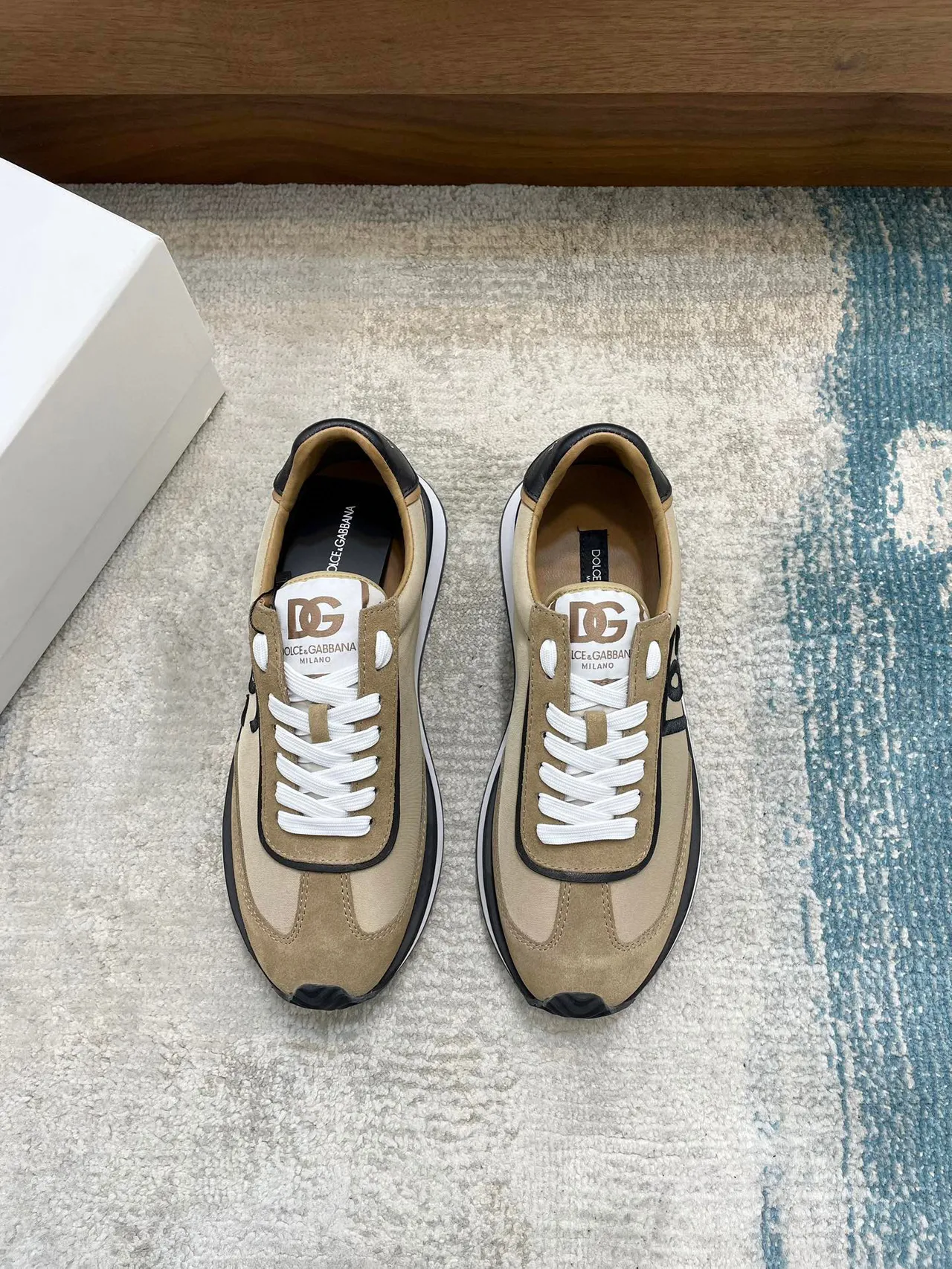 Dolce & Gabbana Portofino Beige Negro Retro Runner Silhouette Ante y Paneles Textiles Lifestyle Sneakers 9