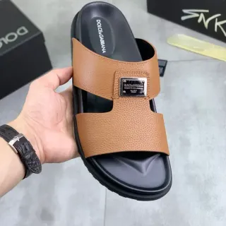 Dolce & Gabbana Portofino Sandálias Marrom Preto Couro Texturizado De Duas Tirantes Deslizantes Casuais