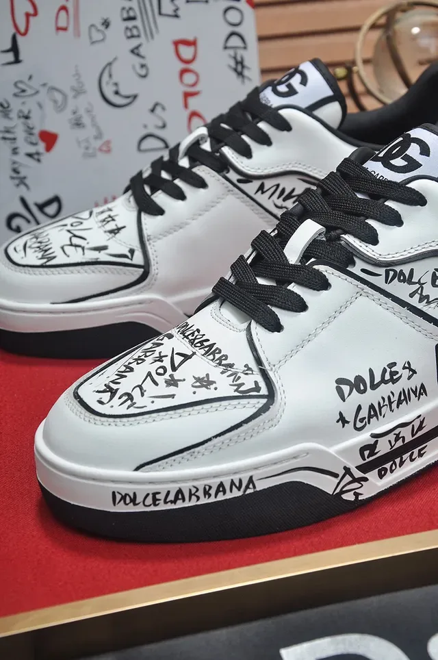 Dolce & Gabbana Brancas e Pretas Graffiti Plataforma Lifestyle Sneakers 4