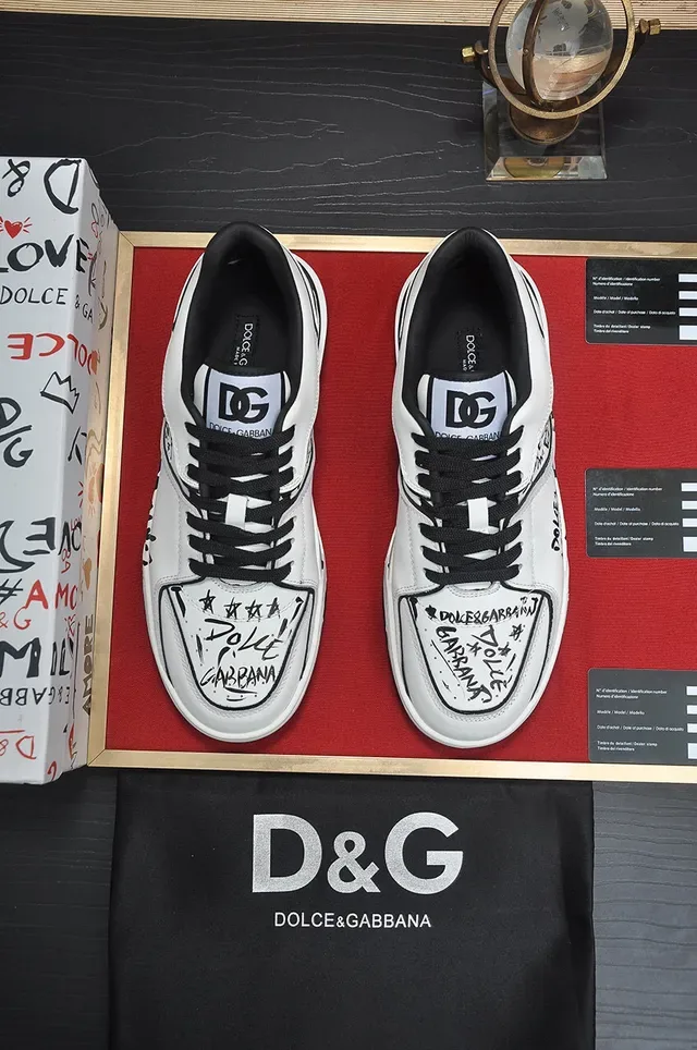 Dolce & Gabbana Brancas e Pretas Graffiti Plataforma Lifestyle Sneakers 9