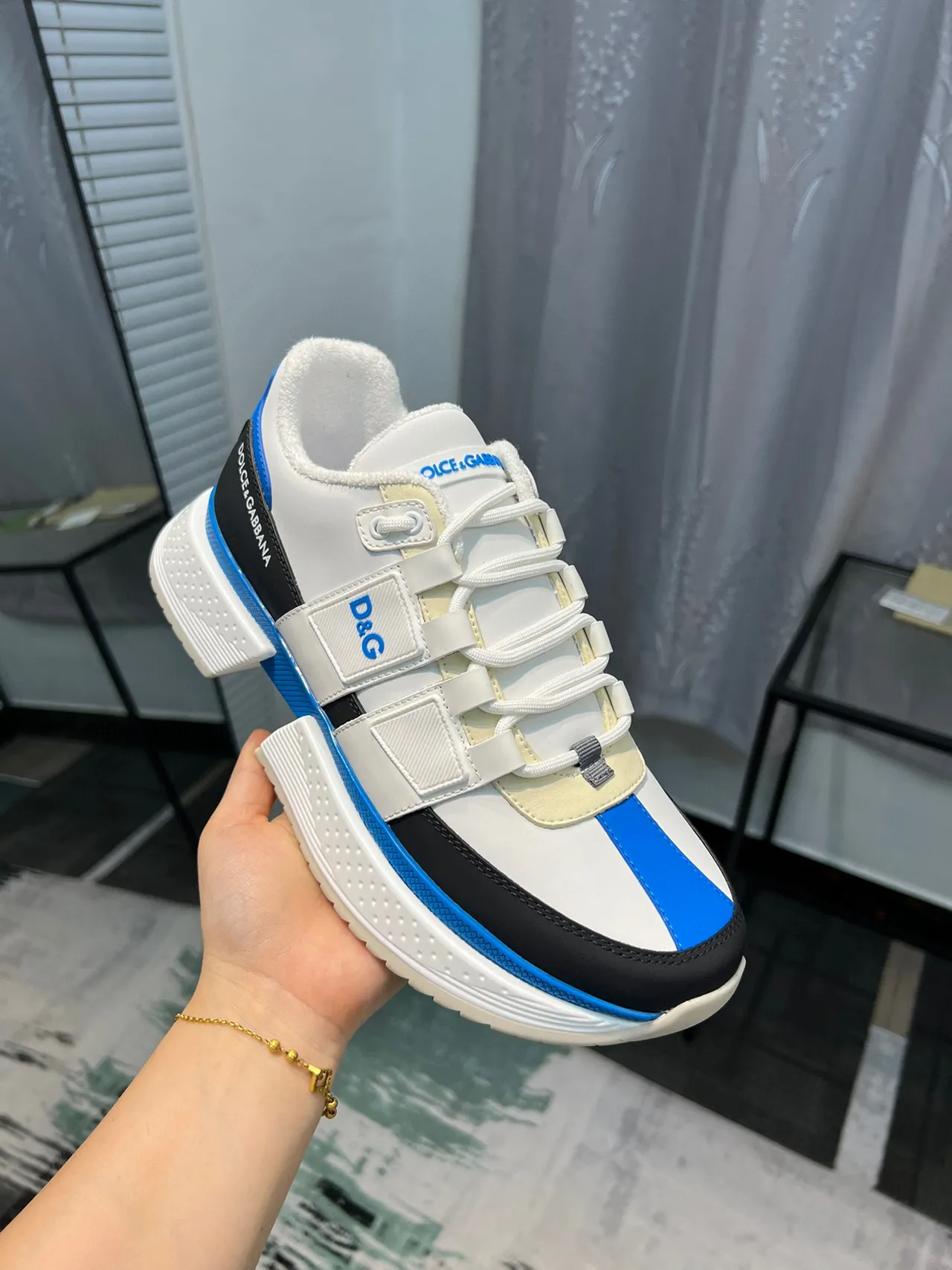 Dolce & Gabbana Blanco Azul Construcción de Múltiples Paneles Cierre de Correa Ancha Zapatillas 6