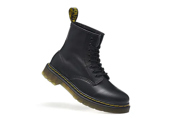 Dr. Martens 1460 काला स्मूथ लेदर पीला स्टीच मार्टिन जूते 3