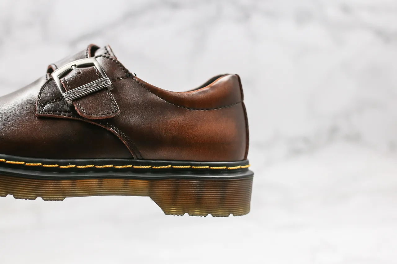 Dr. Martens 1461 বাদামী চামড়ার একটি ফিতা মোনক জুতা 4