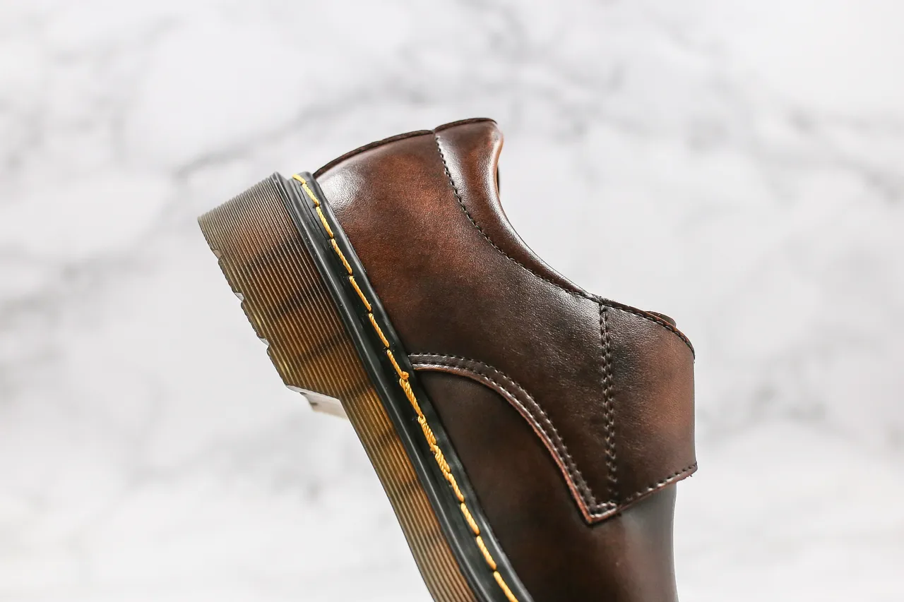 Dr. Martens 1461 বাদামী চামড়ার একটি ফিতা মোনক জুতা 6
