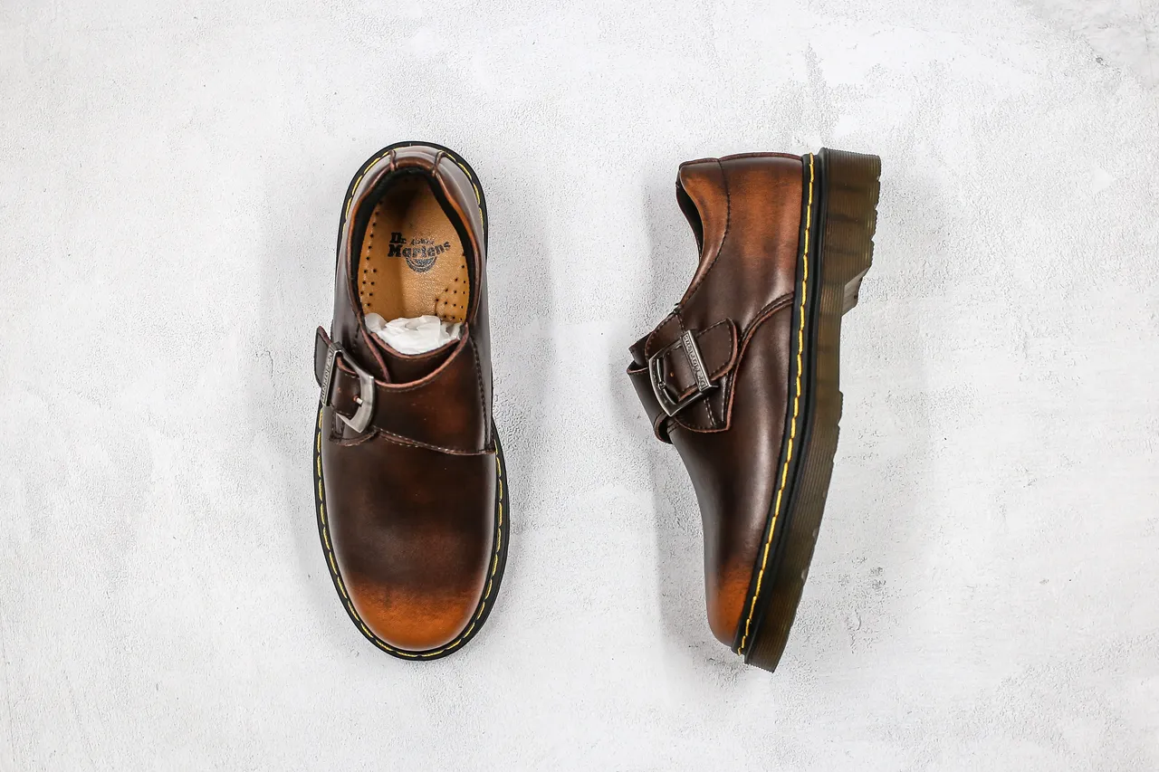 Dr. Martens 1461 বাদামী চামড়ার একটি ফিতা মোনক জুতা 8