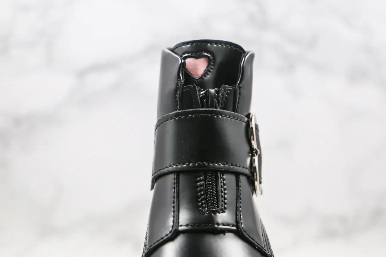 Dr. Martens Bottes de cheville à semelle plateforme noire jaune avec boucle en forme de cœur 8