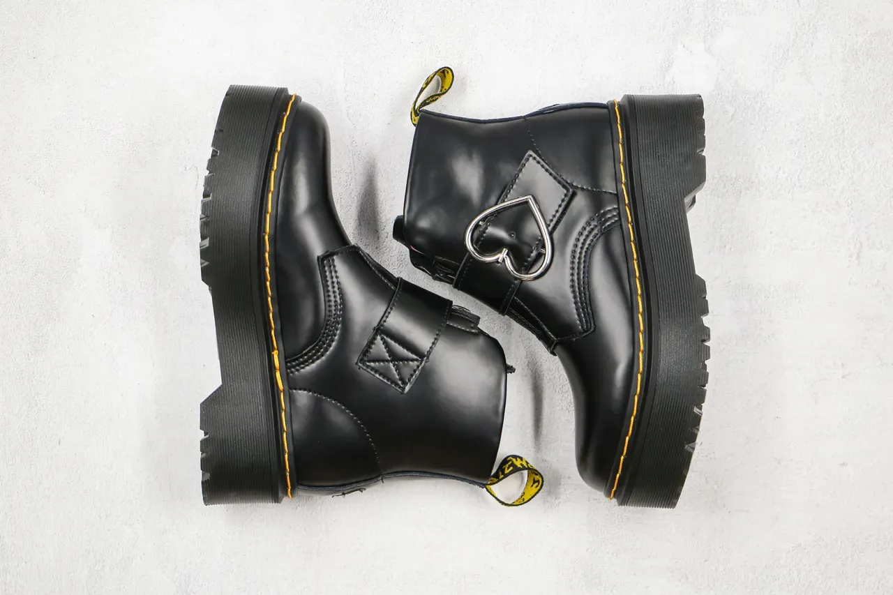 Dr. Martens Bottes de cheville à semelle plateforme noire jaune avec boucle en forme de cœur 10