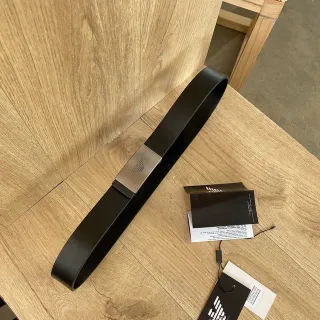 Emporio Armani Cinturón de cuero negro y plateado con hebilla de metal cepillado mate