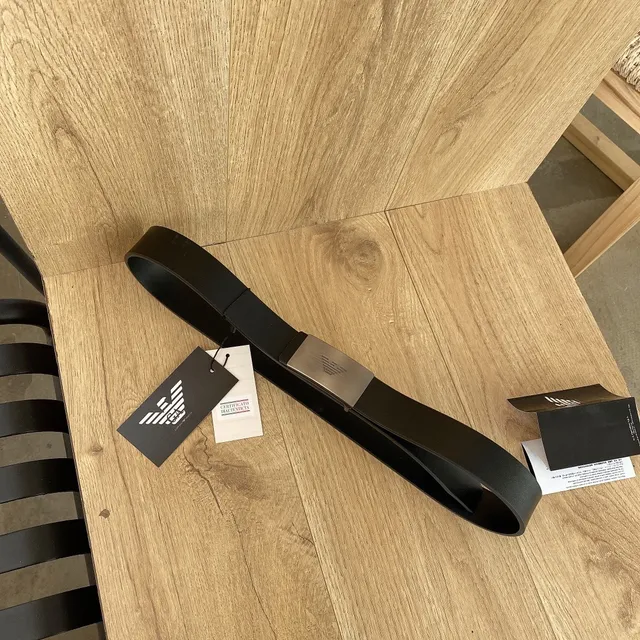 Emporio Armani Cinto de couro preto e prata com fivela de metal escovado mate 3