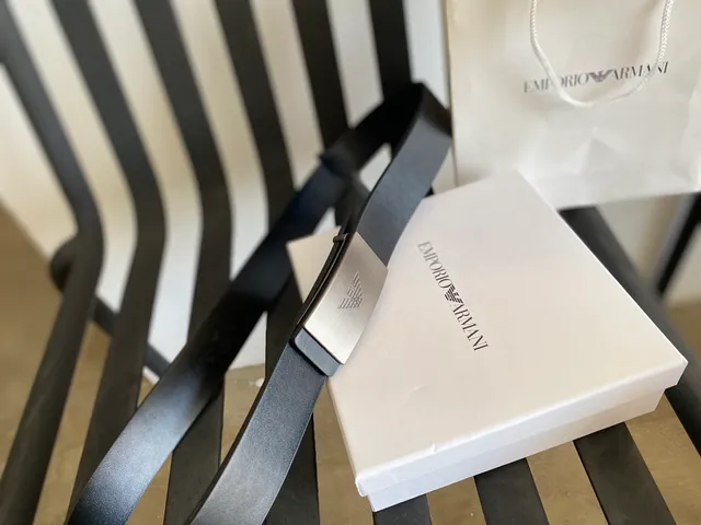 Emporio Armani Cinto de couro preto e prata com fivela de metal escovado mate 7